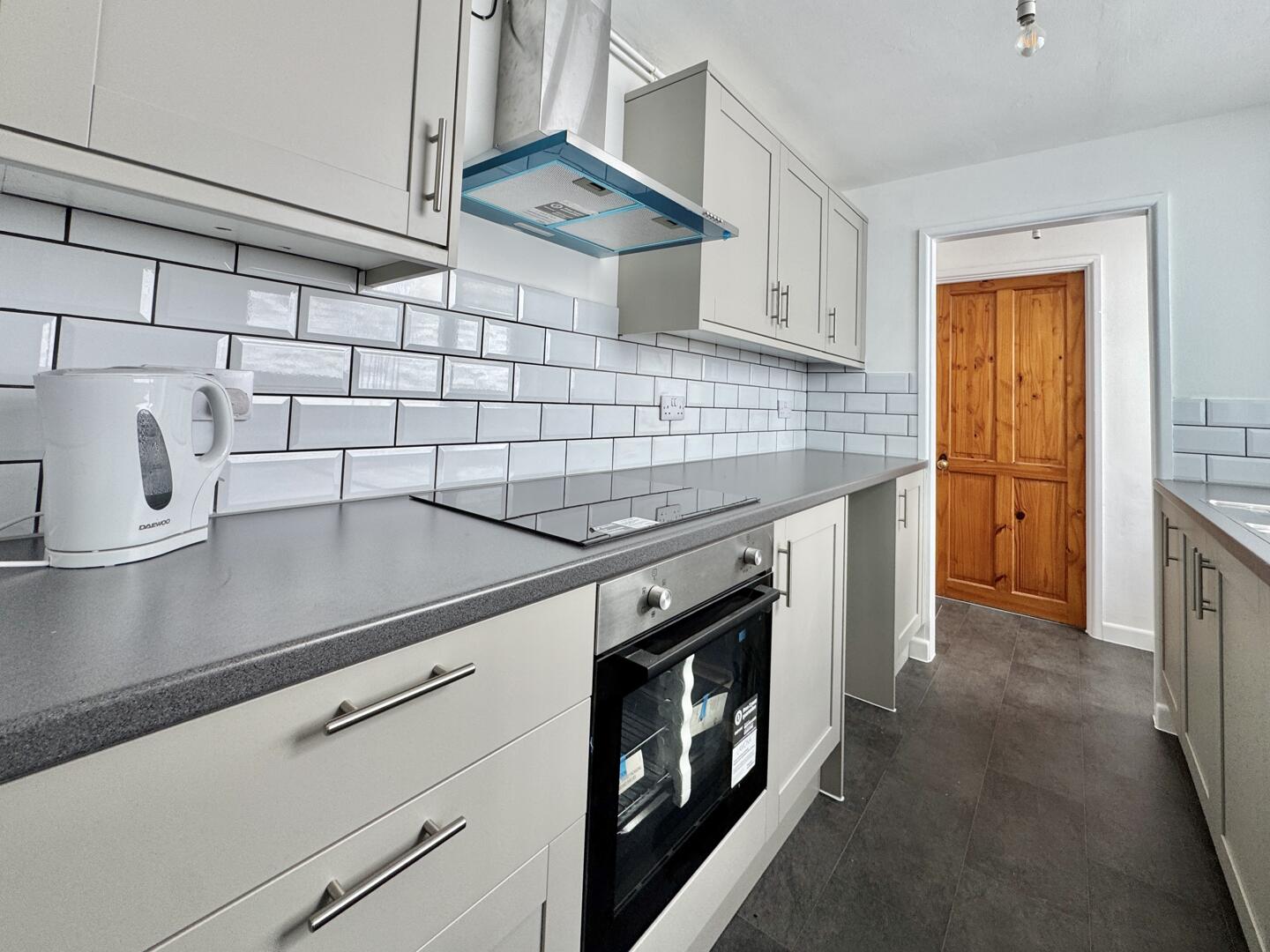 2 bed property in Richmond Terrace, Truro